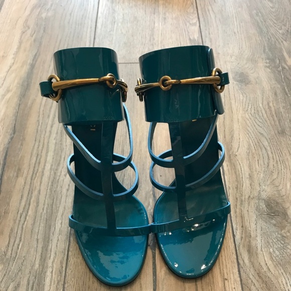 Gucci Vernice Crystal Heels+ - Picture 2 of 5